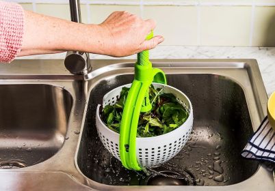 Spina | Easy-To-Use Salad Spinner | Non-Scratch, Nylon Spinning Colander with Collapsible Handle |  Green