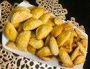 2-in-1 Manual Dough Press. Dumpling Empanada Pastrie Maker