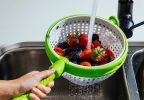 Spina | Easy-To-Use Salad Spinner | Non-Scratch, Nylon Spinning Colander with Collapsible Handle |  Green