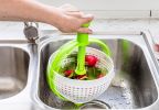 Spina | Easy-To-Use Salad Spinner | Non-Scratch, Nylon Spinning Colander with Collapsible Handle |  Green
